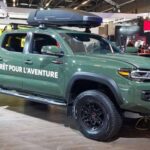 La Toyota Tacoma 2020 es una opción confiable en el segmento de camionetas medianas. Conocida por su robusta construcción y capacidad fuera de carretera, la Tacoma es ideal tanto para aventureros como para conductores diarios. Su motor V6 de 3.5 litros ofrece una buena cantidad de potencia sin sacrificar la eficiencia de combustible. Las versiones off-road, como la TRD Pro, incluyen características como placas de deslizamiento y suspensión mejorada, lo que la convierte en una elección predilecta para los entusiastas del off-road.