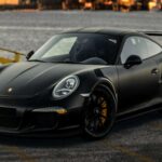 Desde 1963, el icónico deportivo alemán combina su motor trasero con una precisión de conducción excepcional. Evolucionó generación tras generación sin perder su esencia, equilibrando rendimiento y usabilidad diaria.