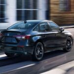 El Honda Civic fue elegido Compact Car Best Buy 2025 por Kelley Blue Book y sigue siendo uno de los modelos más fiables y equilibrados del mercado. Combina confort, bajo consumo y un carácter ligeramente deportivo, lo que lo convierte en una apuesta segura. Algunos concesionarios ofrecen financiación del 0,99 % APR hasta 36 meses.