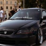 La octava generación del Honda Accord ofrece una relación valor-precio excepcional. Su mantenimiento anual ronda los 400 dólares, aproximadamente 100 menos que muchos rivales directos. Los repuestos son baratos y su mecánica es bien conocida por cualquier taller. Además, hay abundante oferta en el mercado de segunda mano.