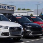 Comprar un coche usado sigue siendo una gran alternativa frente al encarecimiento de los modelos nuevos. Menor depreciación, seguros más baratos y una oferta enorme de vehículos bien conservados hacen que sea una opción atractiva, incluso para acceder a modelos clásicos o ya discontinuados.