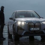 Este SUV eléctrico supera los 110.000 dólares, pero no justifica su precio. Su diseño genera rechazo, el interior se siente anticuado para el segmento y la conducción no refleja el ADN deportivo de BMW. Gran parte del coste responde más al emblema que a lo que ofrece.
