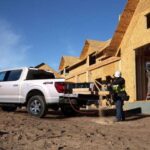 Encabezando la lista, nada cambia: la Ford F-150 sigue siendo el vehículo de segunda mano más popular en Estados Unidos. Su dominio refleja décadas de liderazgo y una disponibilidad inigualable en todo el mercado.