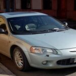 El Chrysler Sebring de principios de los 2000 es conocido por problemas frecuentes en su transmisión automática. Cambios bruscos, deslizamiento de marchas y fallos prematuros eran habituales, incluso con mantenimientos correctos.