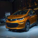 Con un precio inicial de 28.995 dólares, el Bolt 2027 se posiciona como uno de los autos eléctricos más accesibles del mercado estadounidense. Ofrece una entrada económica al mundo EV sin renunciar a diseño ni tecnología.