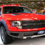 La pickup más vendida de EE. UU. sigue siendo una apuesta segura. La F-150 ofrece una enorme variedad de configuraciones, lo que permite adaptarla a casi cualquier necesidad. No es la más barata del segmento, pero sí una de las más completas en relación precio-producto.