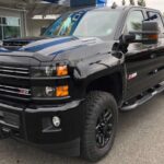 La Chevrolet Silverado es una de las camionetas más confiables y resistentes de América. Conocida por su capacidad para manejar cargas pesadas y su excelente capacidad de remolque, la Silverado ha sido un favorito entre los entusiastas de las camionetas. Los modelos de la gama 2015-2019 son especialmente aclamados por su durabilidad a largo plazo, destacándose en las clasificaciones de confiabilidad de Consumer Reports. Con opciones de motores eficientes V6 y potentes V8, la Silverado es una opción versátil tanto para el uso personal como profesional, perfecta para quienes necesitan una camioneta resistente tanto en la ciudad como en caminos difíciles.