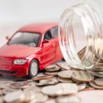 La velocidad ya no es tan accesible como antes, pero eso no significa que haya desaparecido del mercado de usados. A pesar del aumento de precios tras la pandemia, todavía existen coches capaces de ofrecer aceleración real, potencia y sensaciones deportivas por menos de 20.000 dólares. No son los más nuevos ni los más refinados, pero sí algunos de los más rápidos y divertidos si la prioridad es el rendimiento por cada dólar invertido.