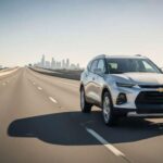 La situación de Chevrolet es irregular. Algunos modelos ofrecen una experiencia convincente, mientras que otros muestran fallos prematuros que afectan a la percepción de fiabilidad. Siguen transmitiendo una sensación de coche “americano”, robusto y contundente, pero los pequeños problemas reaparecen antes de lo esperado, alejándose del significado clásico de “built tough”.