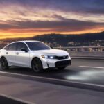 El Civic Si actual ha recibido críticas por unos asientos demasiado rígidos. Aunque visualmente deportivos y eficaces en conducción dinámica, carecen del acolchado necesario para largos recorridos. Los conductores altos, en especial, señalan una falta de apoyo en los muslos que genera incomodidad con el paso del tiempo.