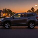 Se siente adulto, maduro, sin necesidad de alardear. A veces parece demasiado prudente; otras, exactamente lo que buscas. Hay algo en la forma en que cierran sus puertas que transmite solidez y final perfecto, incluso cuando esperabas algo más de dramatismo. Es la definición de fiabilidad emocional.