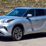 El Toyota Highlander combina espacio, confort y seguridad. Toyota Safety Sense 2.5+ viene de serie y su estructura sólida lo convierte en una opción ideal para familias grandes y viajes largos.