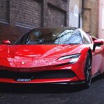 Híbrido con motor V8 4.0 L twin-turbo de 769 hp y tres motores eléctricos de 217 hp adicionales. Potencia total: 986 hp. 0–62 mph en 2,5 s.