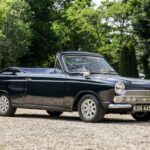 Presentado en 1964, el Crayford Cortina fue mucho más que un simple descapotable. Su techo plegable, bien integrado y técnicamente avanzado, respetaba las líneas limpias del Ford Cortina original.