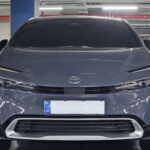 El Prius Plug-In Hybrid 2025 combina eficiencia extrema con una experiencia de conducción refinada. Su amplia autonomía eléctrica, su funcionamiento silencioso y una dirección más precisa que en generaciones anteriores lo posicionan como uno de los híbridos más confiables y avanzados tecnológicamente del mercado actual.