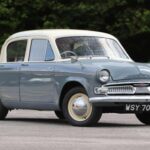 El Hillman Minx, de la plataforma Audax de Rootes Group, incorporó aletas reducidas inspiradas en los Studebaker estadounidenses. Diseñado por Raymond Loewy Studios, aportó un toque transatlántico a este modelo británico de tamaño medio.