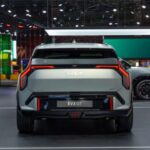 El EV3 GT se posiciona como SUV compacto, el EV4 GT llegará en carrocería hatchback y fastback, y el EV5 GT ocupará el segmento SUV medio. A pesar de sus diferencias, todos comparten la plataforma E-GMP, doble motor con tracción total y ajustes específicos de chasis, buscando equilibrio entre uso diario y carácter deportivo.