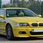 Sedanes deportivos como BMW M3 o Mercedes-AMG C63 combinan lujo y velocidad, pero su suspensión firme y mantenimiento costoso afectan la experiencia diaria. Además, la competencia creciente de eléctricos de alto rendimiento pone en cuestión su valor frente a alternativas más modernas y silenciosas.