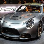 Puritalia debutó con la Berlinetta, un super-GT híbrido de casi 1.000 CV presentado en Ginebra. Su planteo combina lujo, rendimiento y electrificación, apuntando a un conductor exigente. A pesar de su atractivo diseño, la marca sigue siendo muy discreta en volumen y presencia mediática.