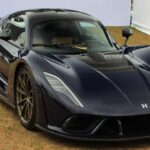 El Venom F5 apunta a más de 311 mph. Su motor “Fury” V8 biturbo de 6.6 litros entrega 1.817 CV, combinado con un chasis monocasco de fibra de carbono que prioriza ligereza y estabilidad a altísimas velocidades.