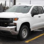 Robusta, simple y pensada para el trabajo. La Silverado 1500 es una auténtica todoterreno laboral. Además, suele encontrarse con descuentos interesantes, especialmente en versiones básicas, manteniendo motores V8 muy capaces.