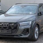 El Audi Q7 registra aproximadamente 1.000 dólares al año en mantenimiento regular. Aunque no parece excesivo frente a otros modelos de la lista, su suspensión neumática, el sistema de tracción quattro y los motores V6 requieren mano de obra especializada, lo que incrementa el coste real de cualquier reparación. Además, su avanzada carga tecnológica exige actualizaciones de software frecuentes.