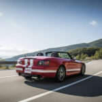 El S2000 HRC vive, de momento, en el terreno de los sueños. Este render reimagina al roadster más querido de Honda con un enfoque moderno, manteniendo la esencia de ligereza, altas revoluciones y conducción pura. Es una promesa emocional: si vuelve, lo hará con el mismo espíritu que lo convirtió en leyenda.