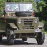 Creado en los años 50 por Alfa Romeo para competir con Jeeps militares, el 1900M Matta solo produjo unas 2.000 unidades para uso civil. Su diseño robusto y suspensión de alto nivel lo hacían ideal para el campo y terrenos difíciles. Hoy en día, se estima que sobreviven unas 100 unidades, algunas de las cuales ya se encuentran en Estados Unidos, con precios entre $30,000 y $50,000 según su estado.