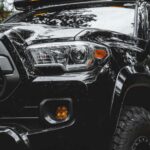 La Toyota Tacoma es conocida por su resistencia y fiabilidad, lo que la convierte en una opción destacada para aquellos que disfrutan de las escapadas al aire libre. Este pick-up no solo es perfecto para cargar todo el equipo necesario, sino que también maneja sin esfuerzo los senderos de montaña y terrenos difíciles. Su fiabilidad es una de las principales razones por las que los propietarios siguen confiando en ella durante años. Si buscas un vehículo que ofrezca tanto dureza como practicidad para tus aventuras diarias, la Tacoma es la elección ideal.