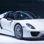 Híbrido enchufable con V8 4.6 L de 608 hp y tres motores eléctricos adicionales. Potencia combinada: 887 hp. 0–60 mph en 2,5 s.