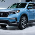 El Fit es ideal para maniobras, eficiencia y buena visibilidad en ciudad. Su interior sorprendentemente espacioso lo hace práctico para el día a día. En autopista o fuera del asfalto, pierde su ventaja.