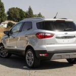 Sus proporciones sugieren compromiso más que espíritu aventurero. Puede ser práctico, pero no transmite emoción ni estilo en la carretera.