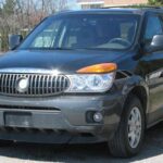 Equipado con la transmisión 4T65-E, este modelo registró numerosos casos de cambios duros y averías inesperadas. Un vehículo práctico en concepto, pero poco fiable en este apartado clave.