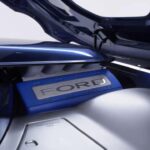 Al extender la distancia entre ejes de 107,1 pulgadas a 120,8, Ford logró un muscle car de cuatro puertas que combina el espacio interior de un sedán grande con el equilibrio de un coche deportivo.