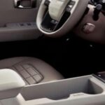 Con estas mejoras, el Seltos deja de ser un SUV pensado casi exclusivamente para conductores solitarios o parejas jóvenes. Ahora se posiciona como un vehículo familiar compacto, capaz de afrontar desplazamientos largos sin fatiga en la segunda fila, algo poco habitual en su segmento hasta ahora.