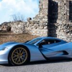 Japón entra en la élite con este hypercar eléctrico extremo. Cuatro motores eléctricos entregan 1.953 caballos de potencia, permitiéndole acelerar de 0 a 100 km/h en apenas 1,7 segundos. Su diseño futurista y su producción limitada a 50 unidades lo convierten en una de las máquinas más exclusivas del planeta.