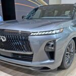El Infiniti QX80, un SUV de lujo de gran tamaño, es otro modelo que sufre una depreciación notable, perdiendo hasta el 65% de su valor en cinco años. Este modelo es conocido por su alto consumo de combustible y su gran precio inicial, lo que lo hace menos atractivo en el mercado de segunda mano. Además, el alto costo de mantenimiento y la percepción de que es un vehículo menos práctico para algunos compradores contribuyen a su caída en valor. Si tienes pensado adquirir uno, ten en cuenta que su valor se reducirá significativamente a medida que pase el tiempo.