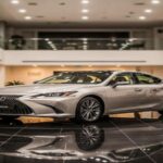 Lujo con ADN Toyota. El ES ofrece confort, suavidad y una fiabilidad superior a la media del segmento premium. Puede ser algo más costoso de mantener con los años, pero está diseñado para envejecer mejor que la mayoría de los sedanes de lujo.