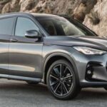 Infiniti, la marca de lujo de Nissan, está atrapada en la tormenta financiera que afecta a su empresa matriz. Las ventas de Infiniti han caído a la mitad en la última década, y modelos clave como el QX50 tienen fecha de descontinuación para finales de 2025. Las disputas comerciales derivadas de los aranceles sobre los autos mexicanos también han congelado las importaciones, lo que afecta aún más a la marca. Si Nissan no consigue reestructurarse, es posible que Infiniti desaparezca por completo en los próximos años.