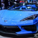 El Chevrolet Corvette ha sido sinónimo de músculo estadounidense durante décadas, y sigue siendo una de las mejores opciones para quienes buscan un deportivo de alto rendimiento a un precio relativamente accesible. Comparado con los supercoches europeos como los de Porsche, el Corvette ofrece un rendimiento impresionante a una fracción del precio.

El Corvette no solo es rápido, sino también elegante y bien diseñado, con un motor V8 que puede competir con algunos de los mejores deportivos del mundo. Si buscas un coche que combine rendimiento, estilo y valor, el Corvette sigue siendo una opción sobresaliente en el mercado.