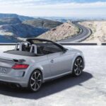 El Audi TT RS es uno de esos coches que suelen pasar desapercibidos… hasta que aceleran. Su motor cinco cilindros turbo, heredero directo del legado de Audi en rally, entrega entre 360 y 400 CV según la generación. Combinado con la tracción total Quattro y un sistema de lanzamiento muy eficaz, firma aceleraciones de 0-100 km/h en torno a los 3,4–3,6 segundos, colocándolo directamente en territorio GT-R.