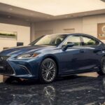 En el Ultra Luxury todo gira en torno al confort: asientos, aislamiento, silencio. La actitud que aporta Modellista se diluye frente a tanta suavidad. El coche sigue siendo un salón rodante, solo que ahora con un gesto más firme al exterior. Es un cambio sin ruido, sin espectáculo, casi íntimo. Está ahí, pero no pretende protagonismo.