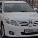El Toyota Camry ha sido durante años el sedán mediano preferido en América. Su motor es confiable, económico y fácil de reparar, lo que explica por qué tantos Camry antiguos siguen circulando sin problemas.
