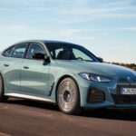 El BMW i4 M50 ofrece 536 HP con tracción total gracias a dos motores eléctricos. Acelera de 0 a 60 mph en 3,7 segundos y combina prestaciones con un planteamiento más premium. Su precio es de 71.875 dólares, lo que deja un coste de 134 dólares por caballo.