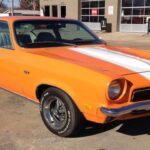 El Vega debutó con premios y expectativas altísimas, pero sus fallos mecánicos y problemas de óxido lo convirtieron en uno de los mayores tropiezos de General Motors. Su mala fama sigue pesando décadas después.