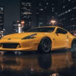 Heredó demasiado pasado. Era rápido, pero pesado; ruidoso, pero apagado emocionalmente. El interés se disipó pronto, aunque nunca dejó de aparecer en los escaparates. Es uno de esos coches que encajan mejor de noche que a pleno día: imperfecto, pero honesto.