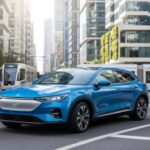 El Q4 e-tron busca ser la puerta de entrada eléctrica, pero no alcanza los objetivos. Persisten dudas sobre calidad de fabricación y la autonomía en carretera queda justa. El tamaño compacto encaja en ciudades, y el crédito fiscal federal ayuda, pero los rivales avanzan rápido. Su marcha suave conquista a algunos, aunque no a las masas.