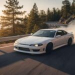 El Silvia S15 Spec-S, con tracción trasera y turbo, se ha convertido en un icono de drift y tuning. Su chasis versátil y la posibilidad de modificaciones atractivas hacen que ejemplares originales y en buen estado sean altamente cotizados.