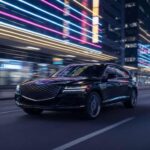 El GV80 se ha ganado su lugar en garajes selectos, ofreciendo suavidad y confort en autopistas y trayectos largos. Su lujo silencioso y diseño equilibrado le permite competir con BMW de manera discreta, sin presionar visualmente ni destacar de forma estridente.