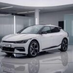 El primo del Ioniq mantiene una propuesta moderna y sólida. La carga rápida sigue siendo uno de sus grandes argumentos, mientras que la garantía aporta tranquilidad. Existen dudas sobre la degradación de batería a largo plazo y sobre futuras actualizaciones. Aun así, con precios más bajos, el EV6 se mantiene como una alternativa lógica dentro del ecosistema Hyundai-Kia.